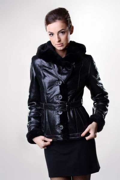 Womens fur coat, made from natural sheep fur, with the exterior manufactured from nappa sheepskin, processed sheepskin, moisture and dirt resistant.